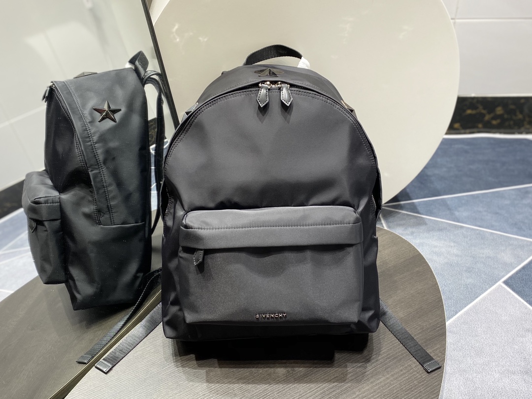 Givenchy Essentiel U Backpack Black For Women‎ 16.9in/43cm