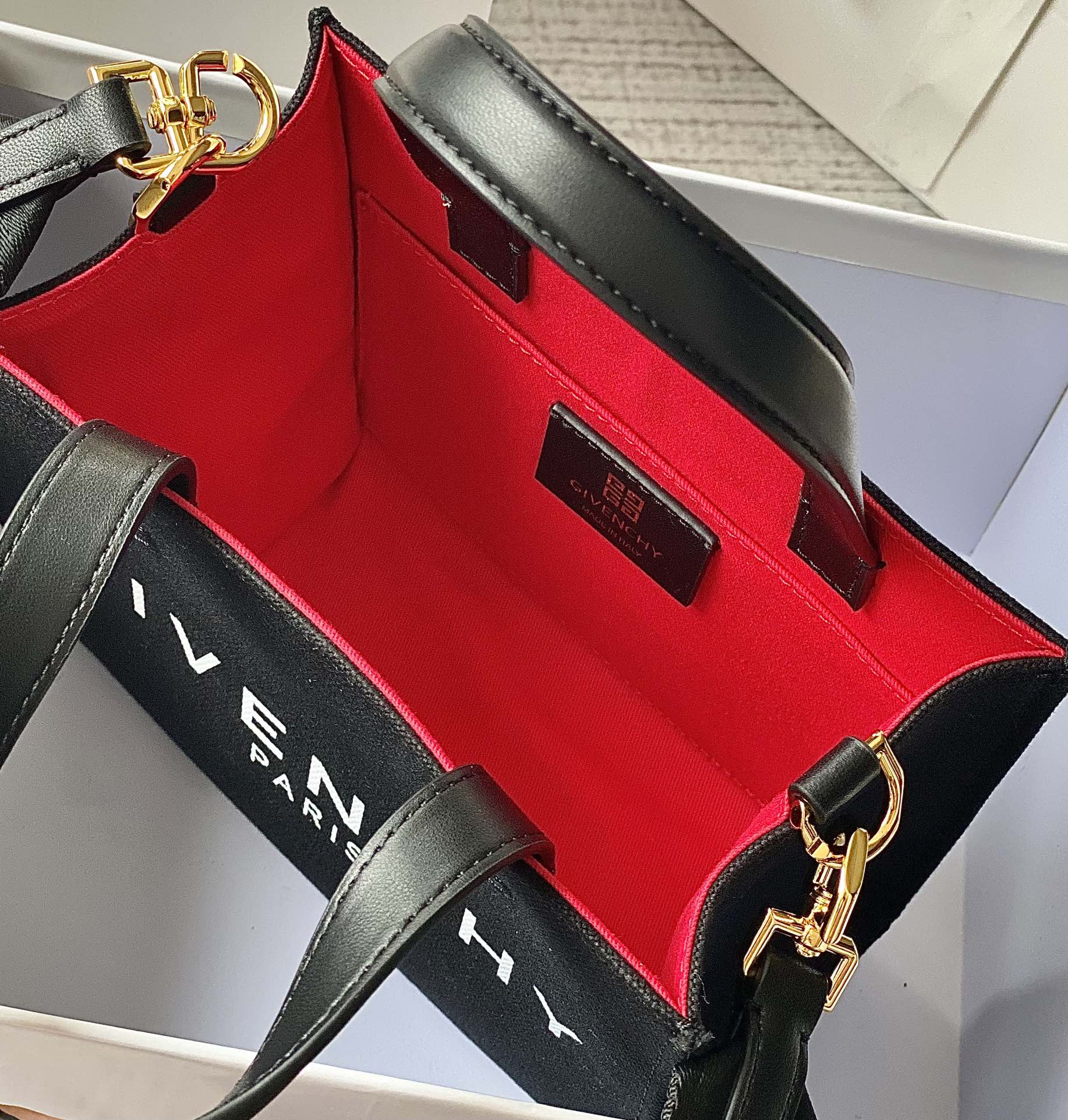 Givenchy Mini G Tote Shopping Bag Black/Beige For Women‎ 7.5in/19cm BB50N0B1F1-001