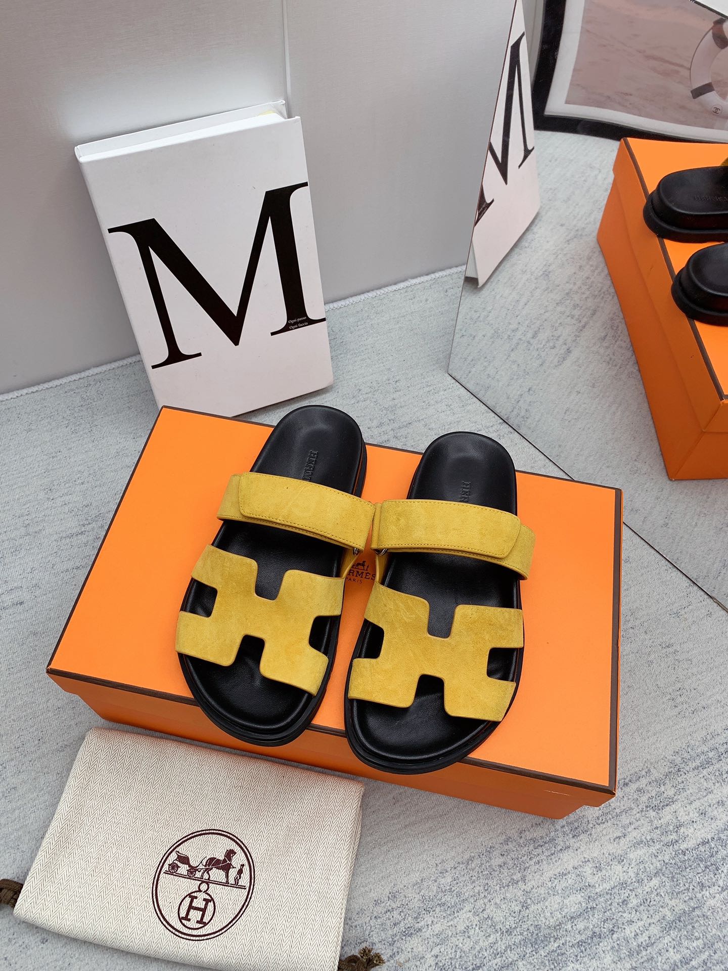 H**me5 Chypre Sandal Yellow For Men