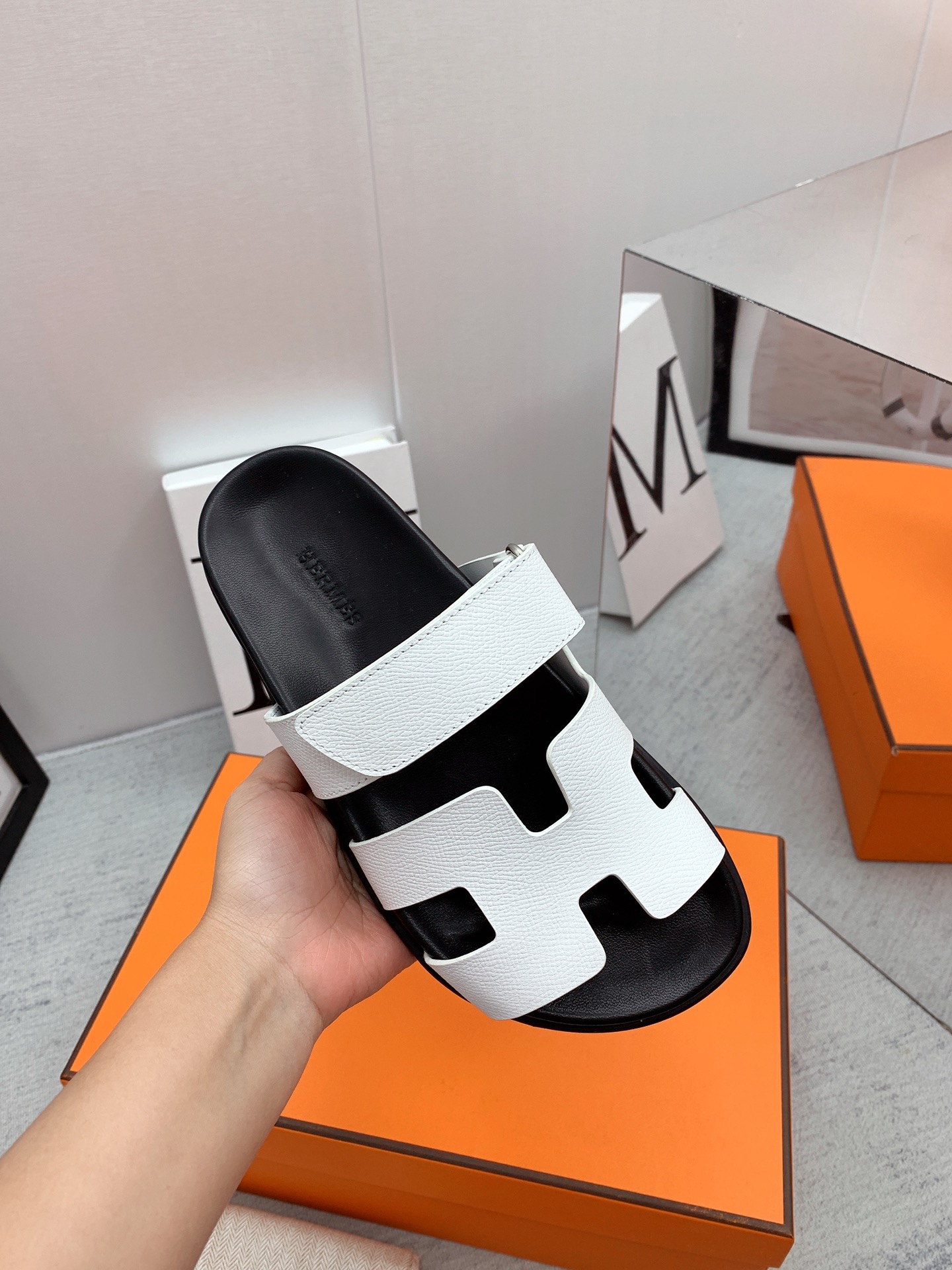 H**me5 Chypre Sandal White For Men