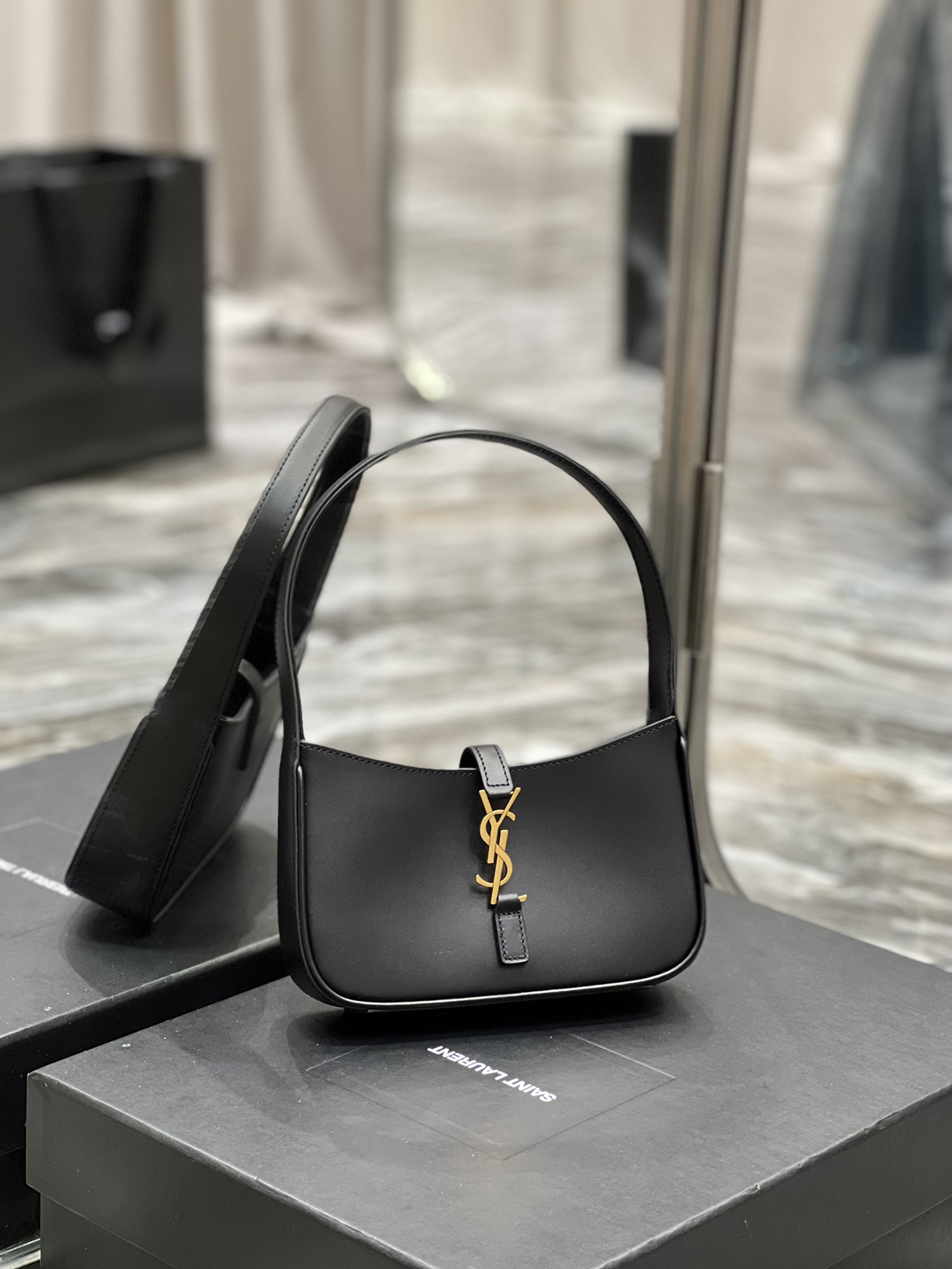 Sa1nt Lau*nt Le 5 A 7 Mini Black/Brown For Women‎ 7.5in/19cm 7103182R20W1000