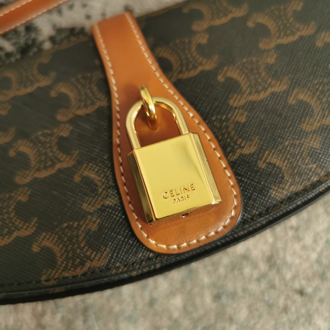 Ce1i*e Clutch On Strap Tabou In Triomphe Canvas Brown For Women‎ 7in/18cm 10I592DQ2.04LU