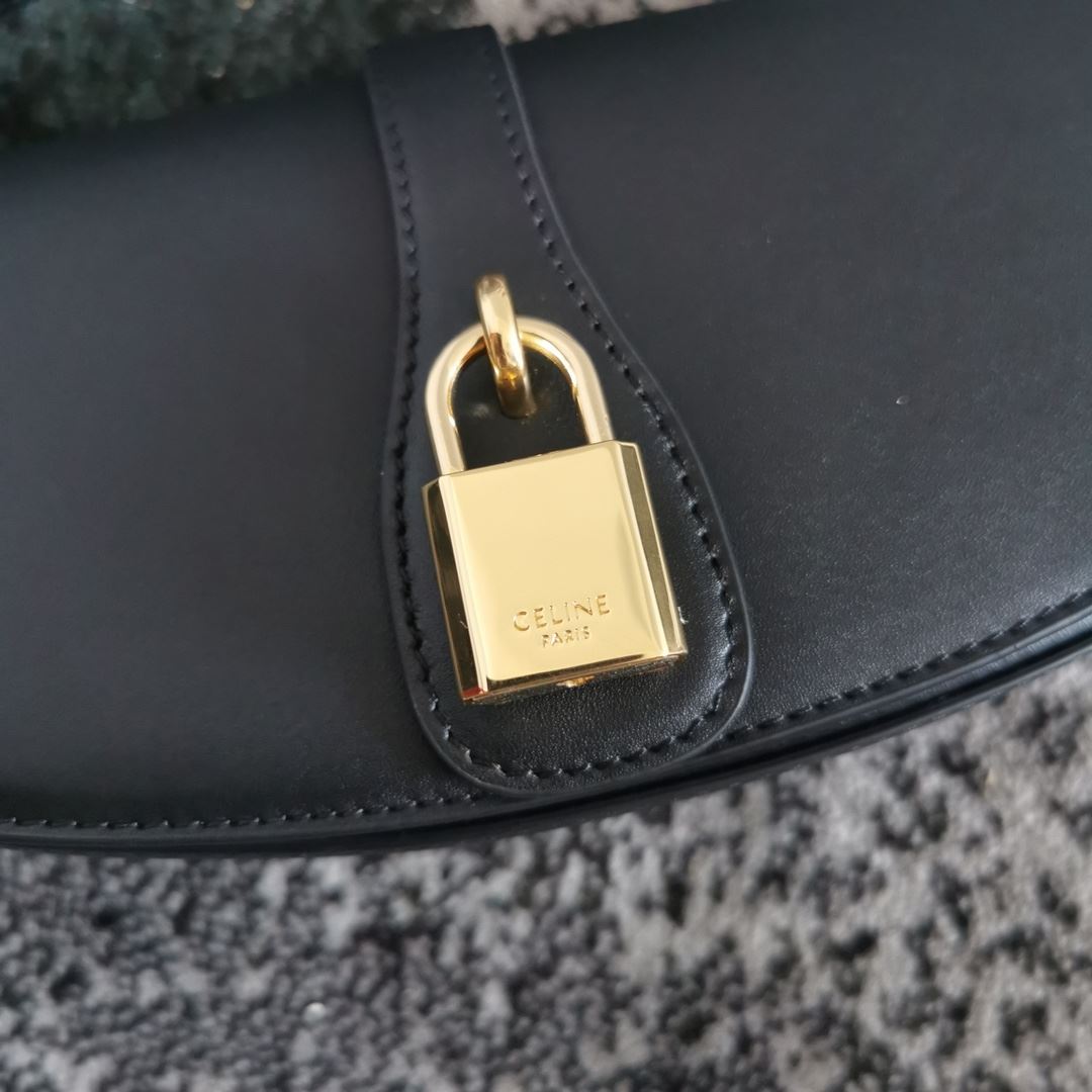 Ce1i*e Clutch On Strap Tabou In Triomphe Smooth White/Brown/Black For Women‎ 7in/18cm 10I593DQ1.01CK