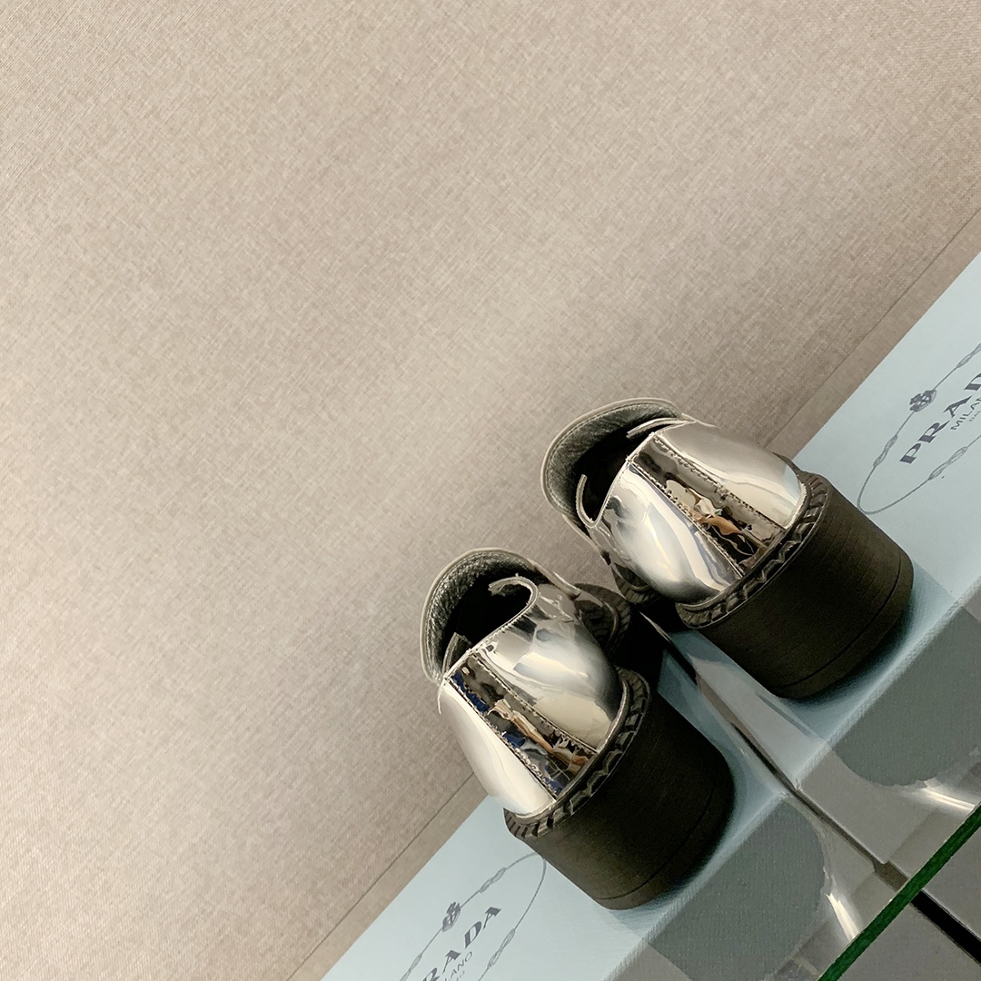 Pra*a Metallic Loafers Sliver Tone For Women 1.9 in/ 5cm 1D246M_3AU1_F0118_F_B050