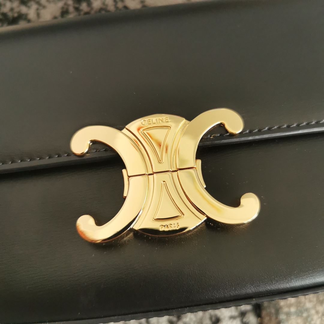 Ce1i*e Triomphe Shoulder Bag In Shiny Black For Women‎ 8in/20cm 194143BF4.38NO