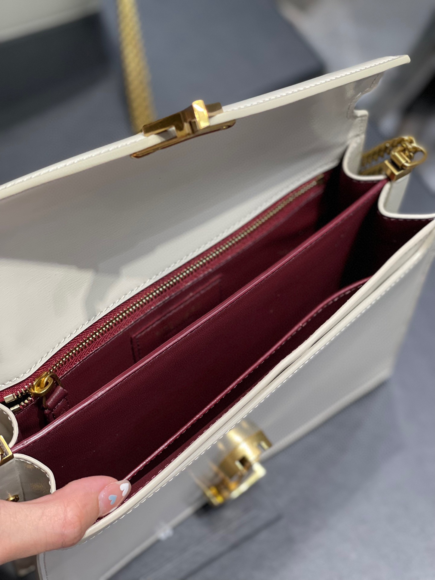 Sa1nt Lau*nt Cassandra Medium Chain Bag Black/White/Red/Green/Burgundy For Women‎ 8.6in/22cm