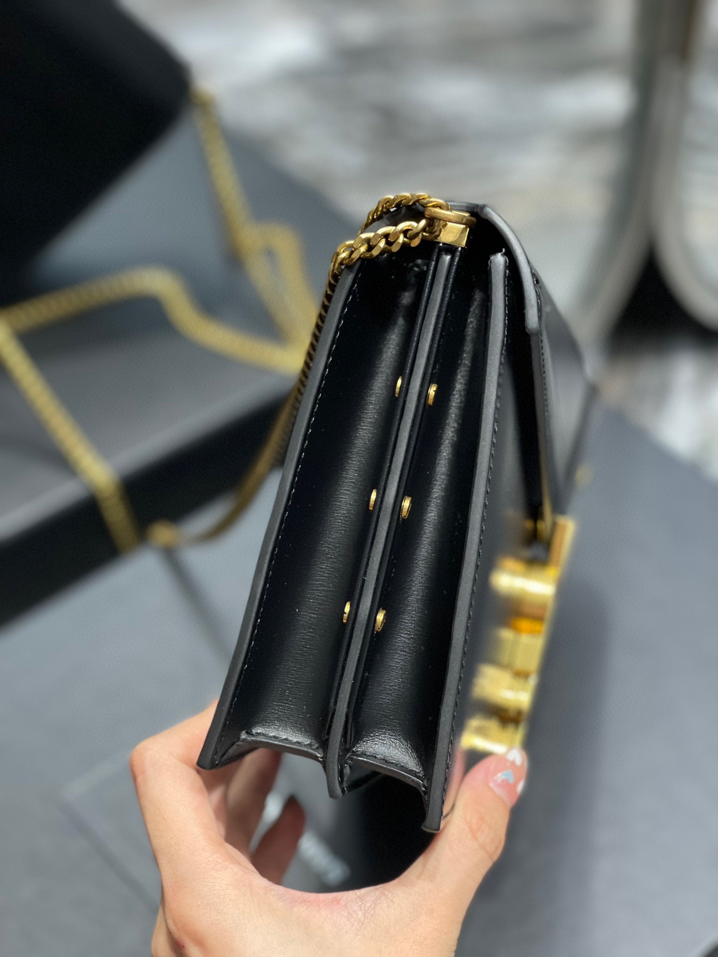 Sa1nt Lau*nt Cassandra Medium Chain Bag Black/White/Red/Green/Burgundy For Women‎ 8.6in/22cm