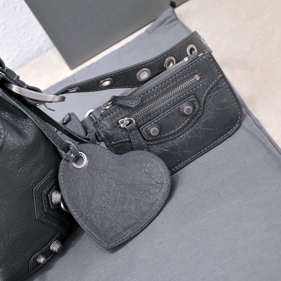 Ba1en*iaga Le Cagole Xs Bucket Bag White/Black/Light Black/Grey/Light Grey For Women 7.8in/20 cm 7024311VG9Y9104