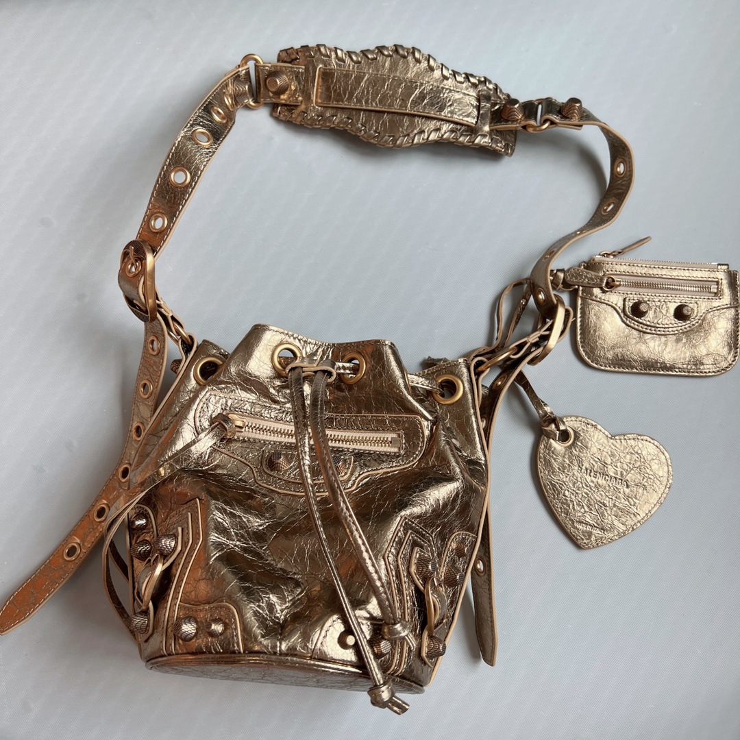 Ba1en*iaga Le Cagole Xs Bucket Bag Metallized With Rhinestones In Gold Tone For Women 7.8in/20 cm 702431210D48006