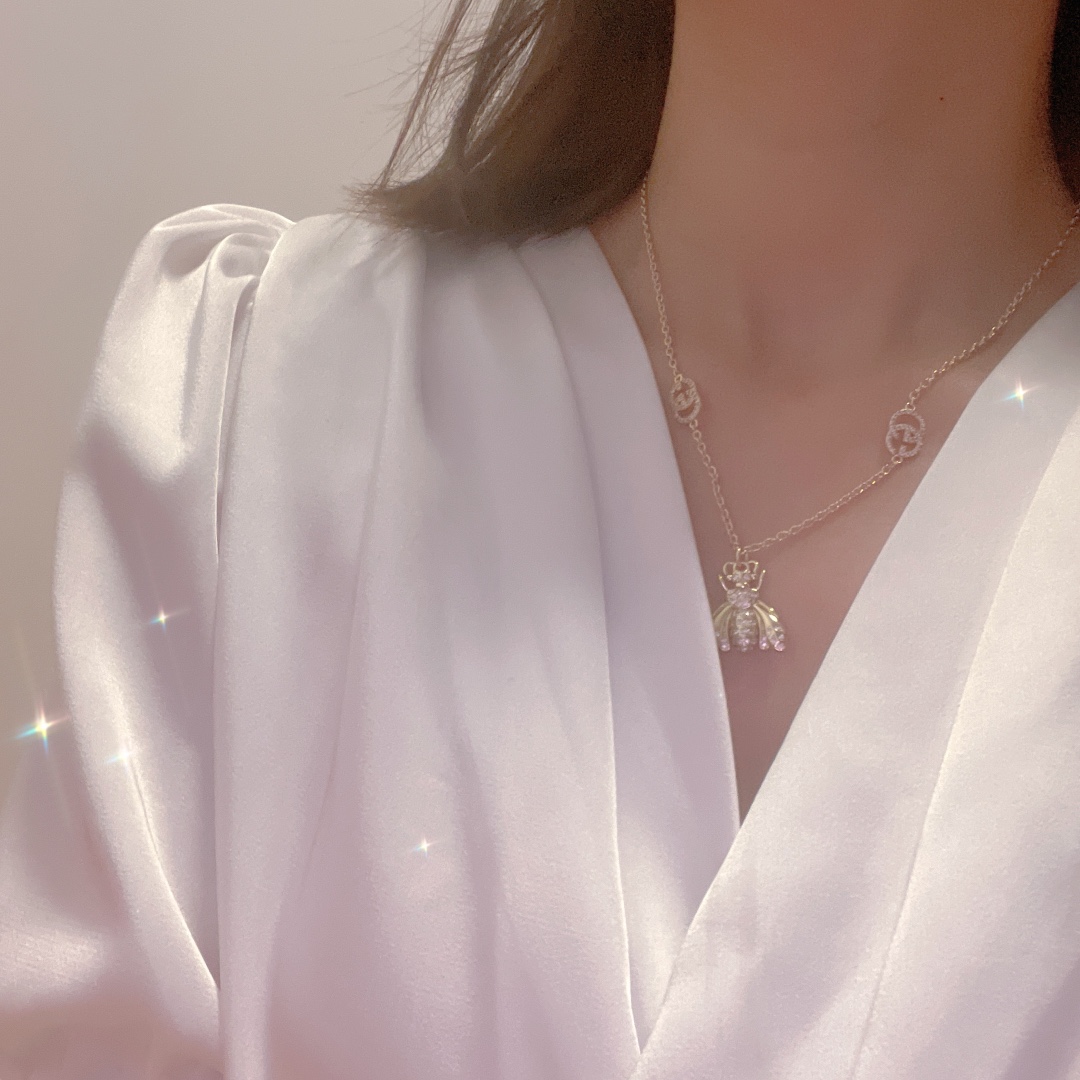 Gvc*1 Bee Necklace Gold For Women