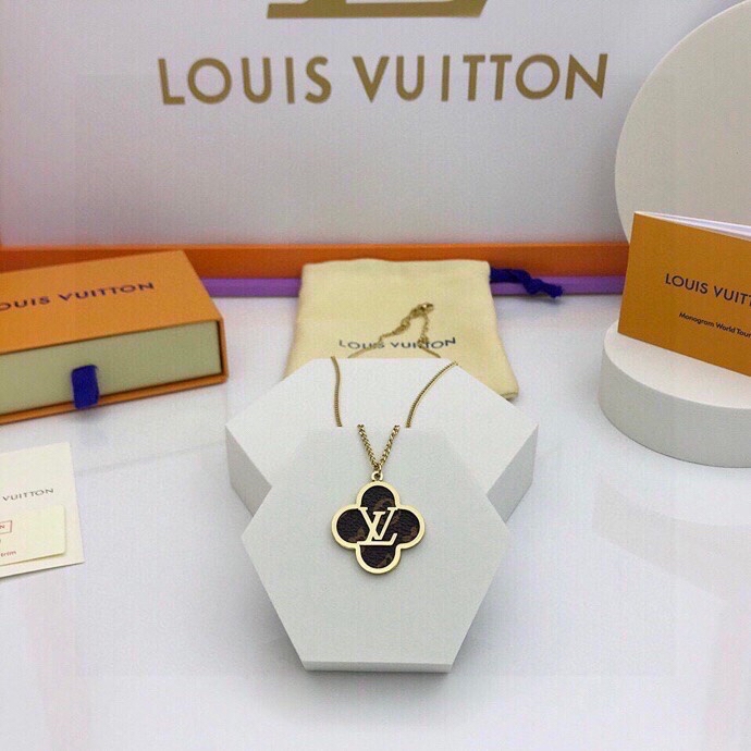 L0vis Vvtt0n Black Four Petal Flower Necklace Gold Tone For Women