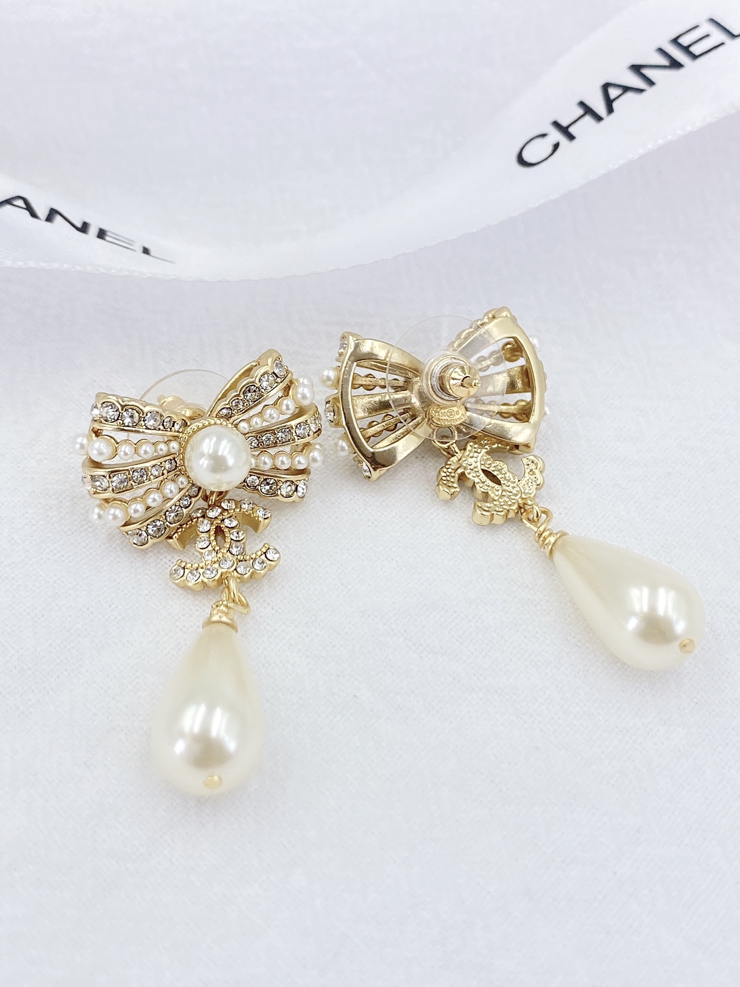 Ch**el Bowknot Peart Earrings Gold Tone For Women