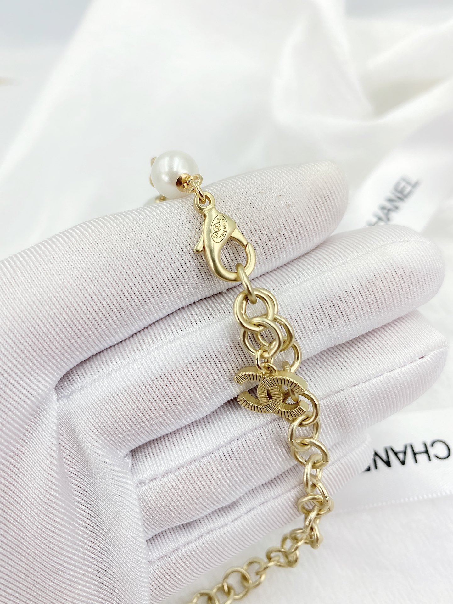 Ch**el Bowknot Pendant Pearl Necklace Gold Tone For Women