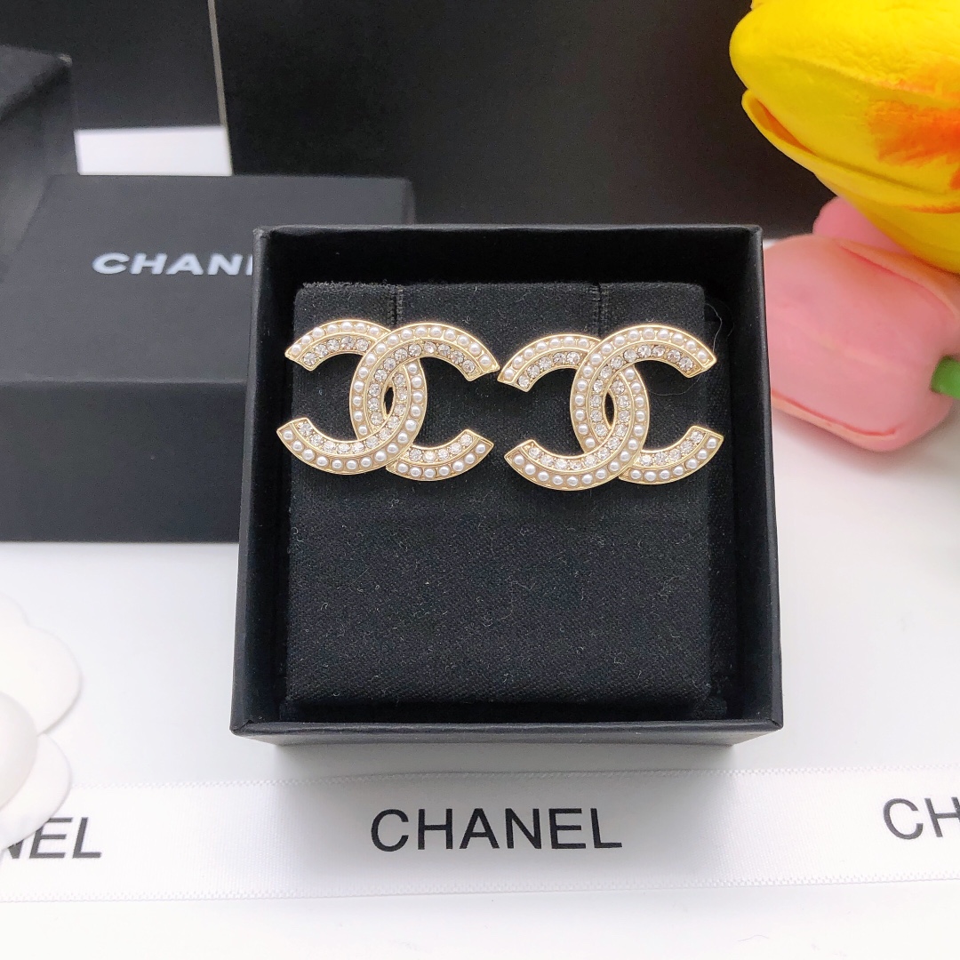 Ch**el Crystal CC Stud Earrings Gold For Women
