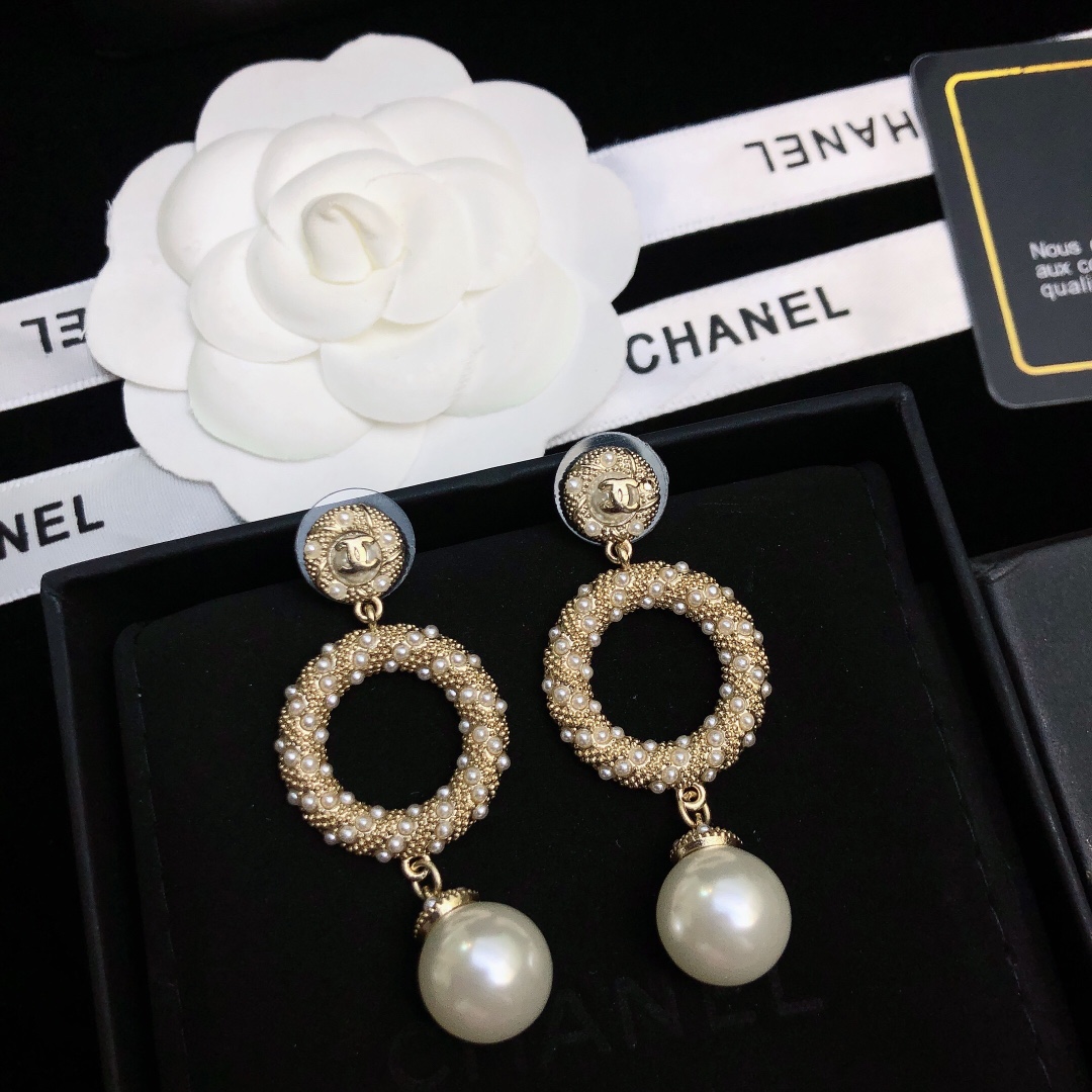 Ch**el Dangling White Pearl And Circle Earrings Gold Tone For Women