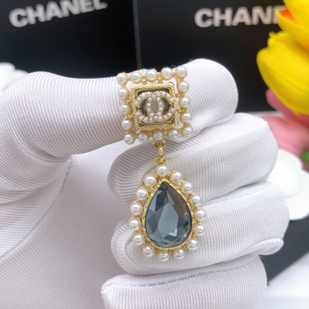 Ch**el Dripping Pearls Earrings Gold For Women