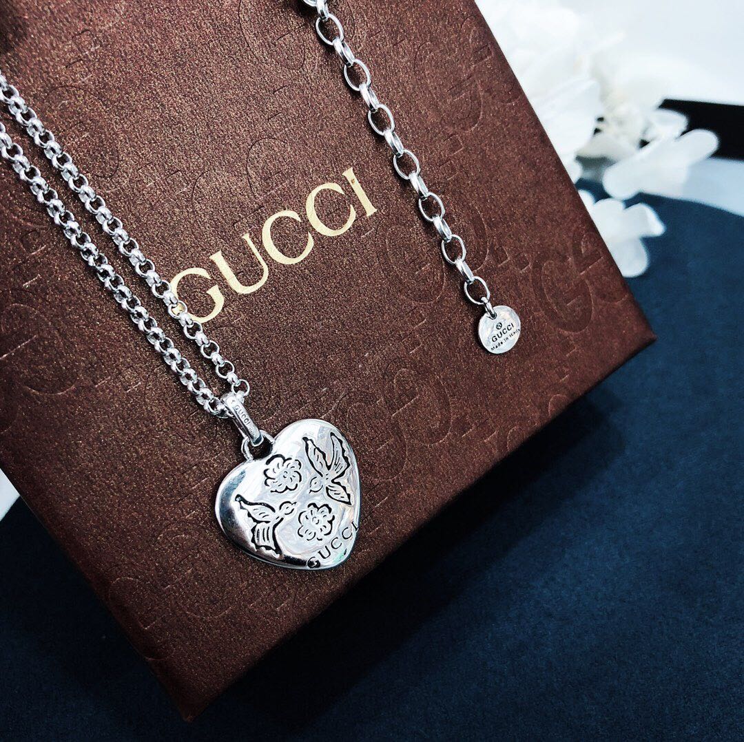 Gvc*1 Heart Shaped Necklace Silver For Women