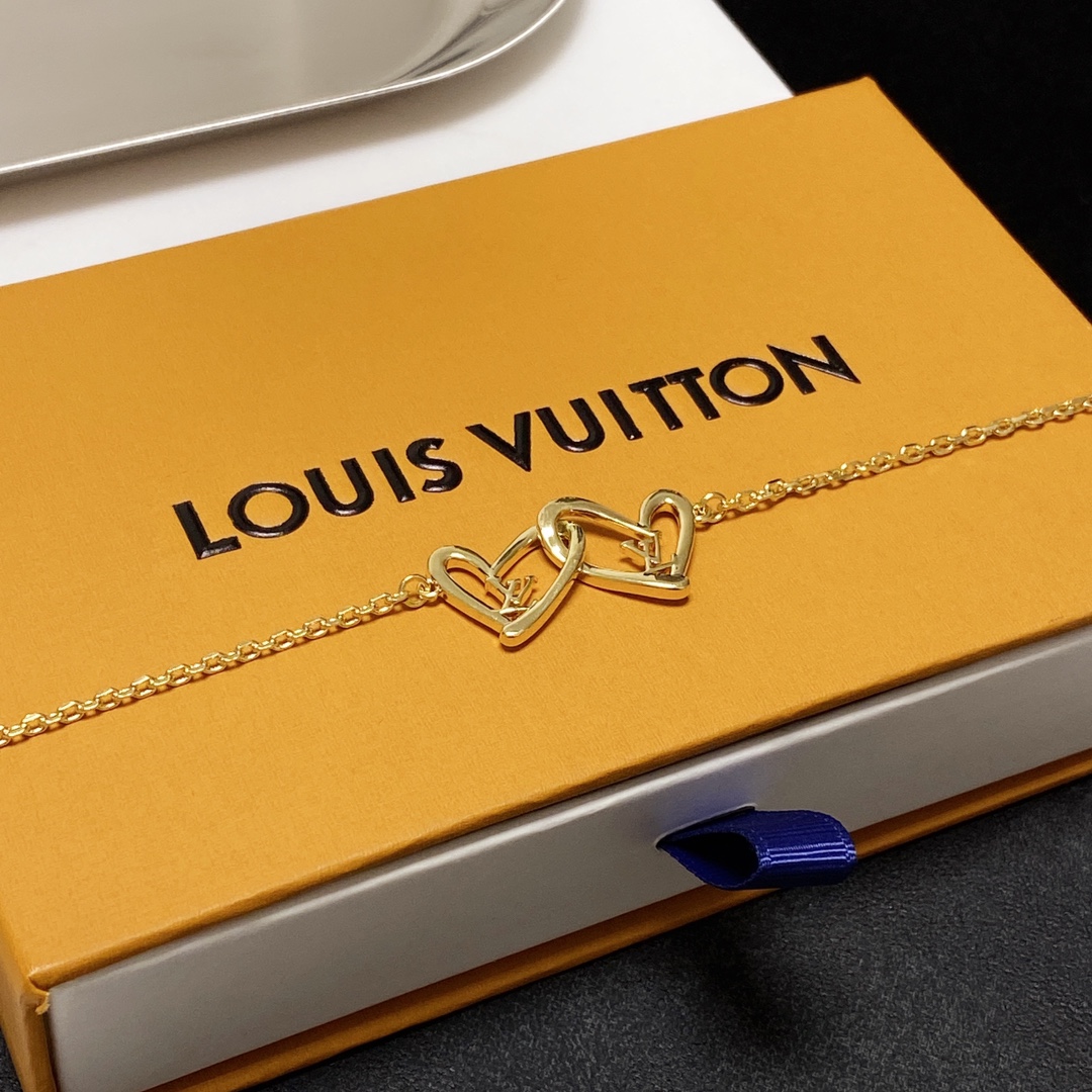 L0vis Vvtt0n LV Letter Necklace Gold For Women