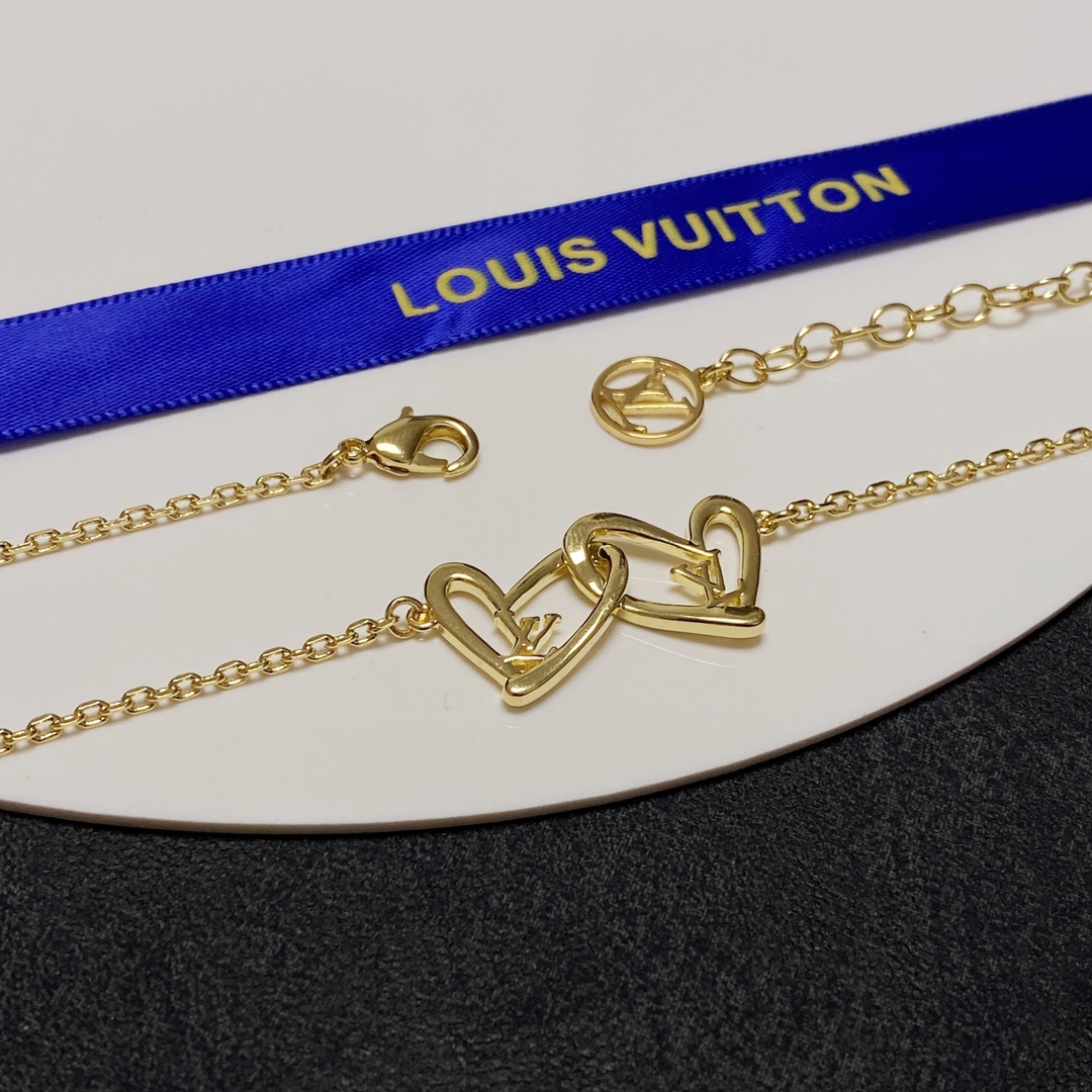 L0vis Vvtt0n LV Letter Necklace Gold For Women