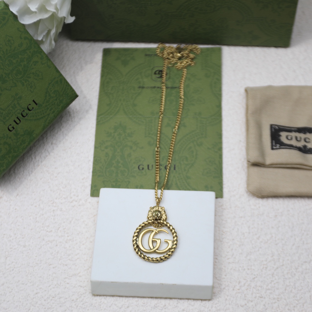 Gvc*1 Lion Head Necklace Gold Tone For Women