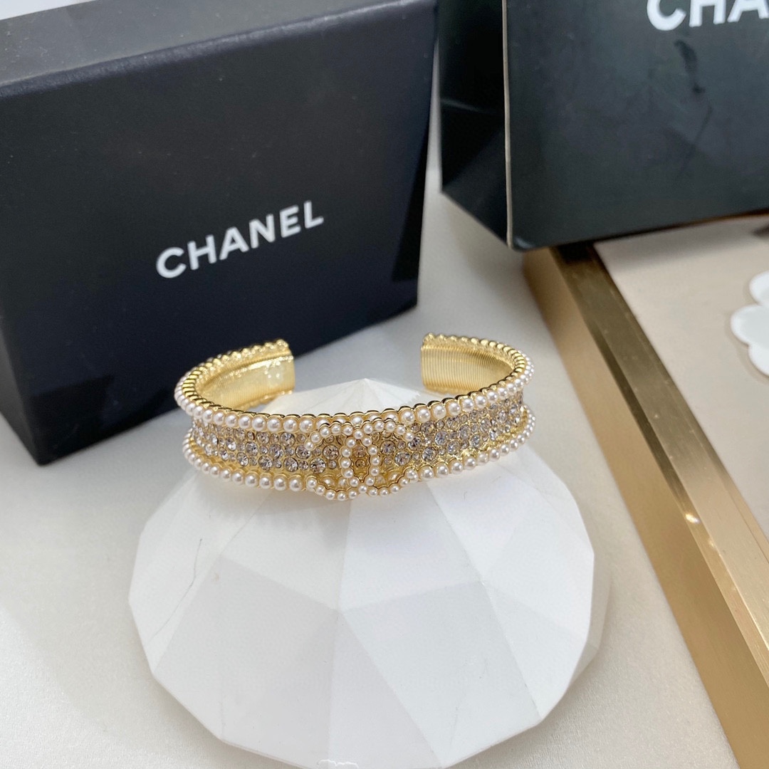 Ch**el Pearls Bracelet Gold For Women