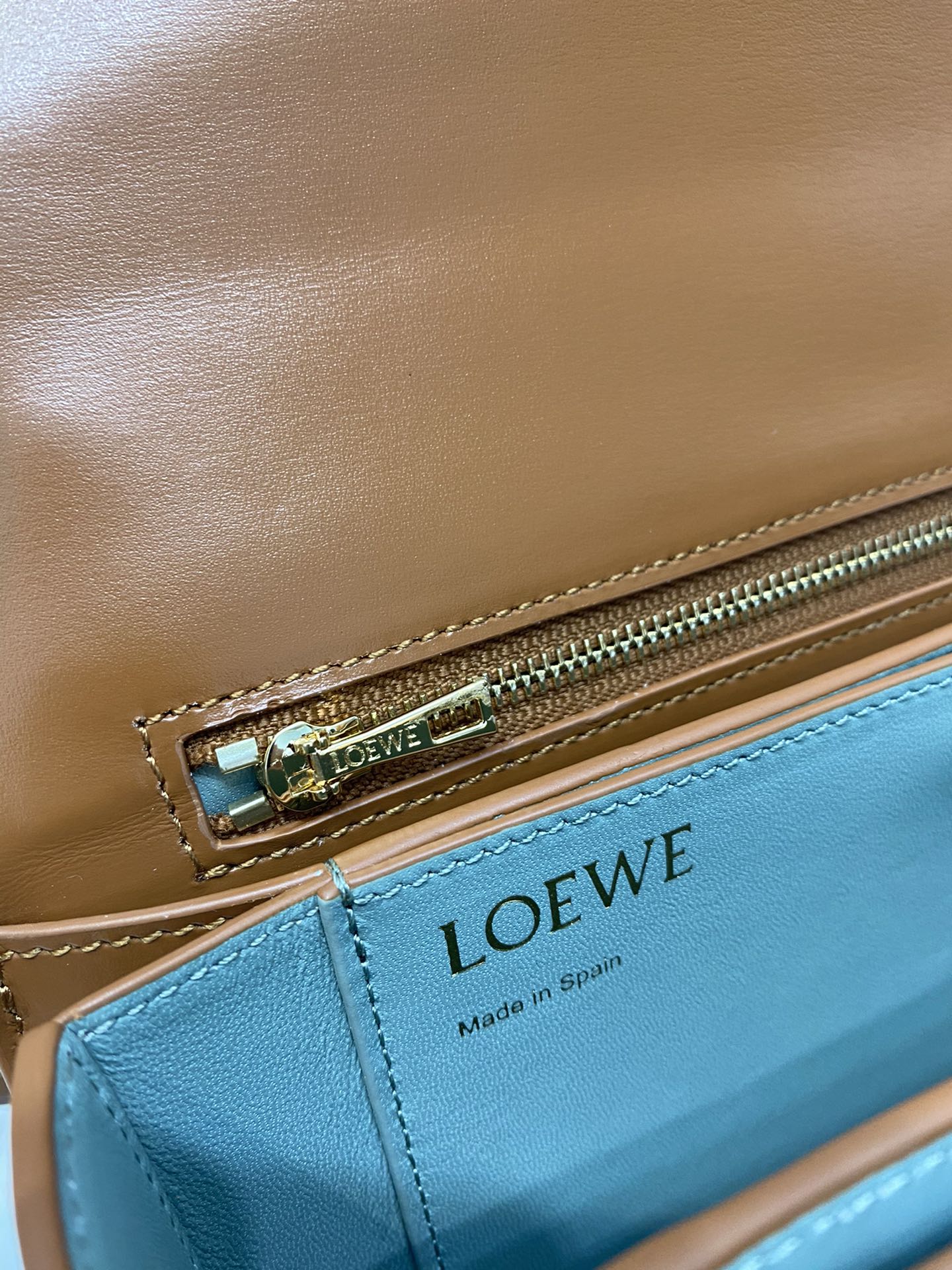 L0ew* Goya Bag Black/White/Brown For Women 8.9in / 22.5cm A896N01X03