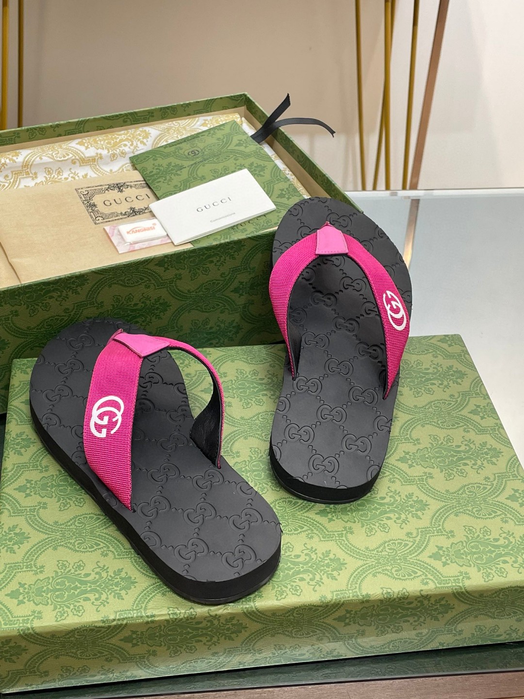 Gvc*1 Thong Sandal Pink For Men