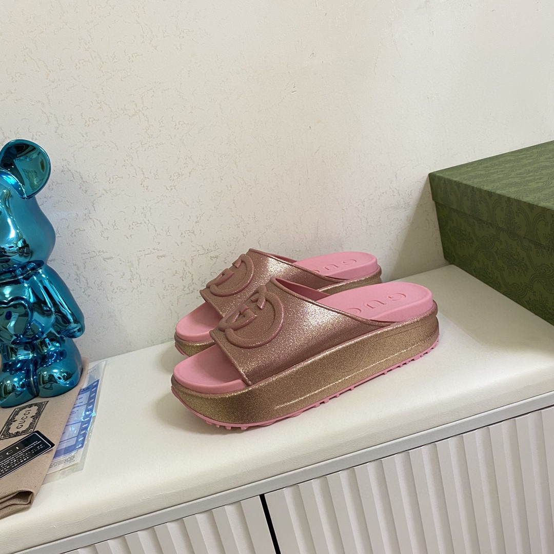 Gvc*1 Interlocking G Slide Sandal Pink For Men