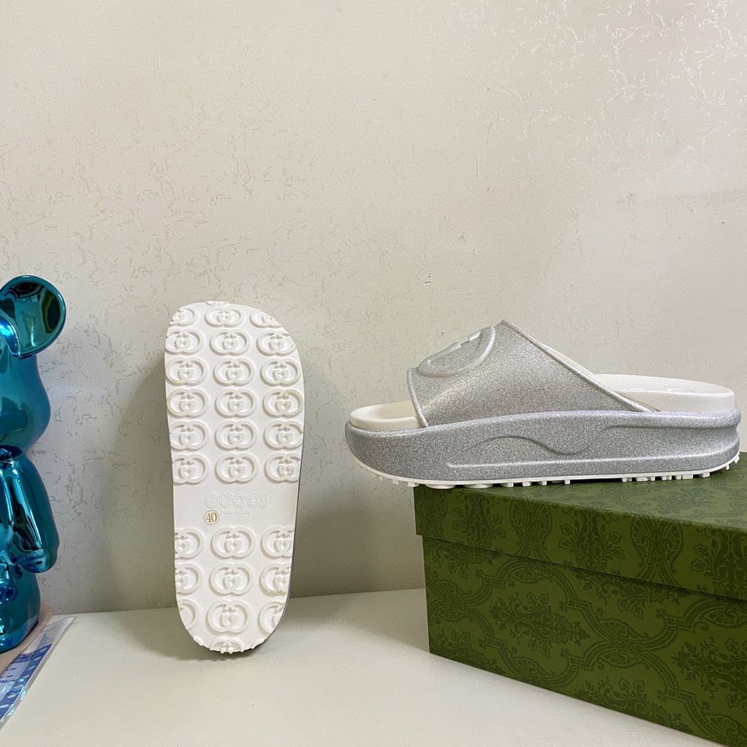 Gvc*1 Interlocking G Slide Sandal Silver For Men