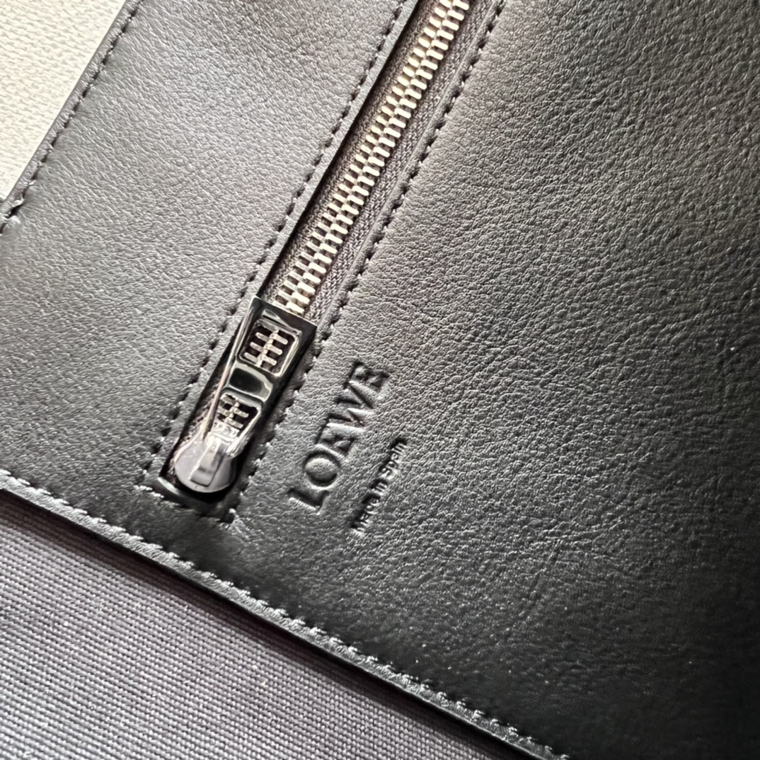 L0ew* T Tote bag in Anagram Black/Grey For Women 18.1in / 46cm B657Z73X03