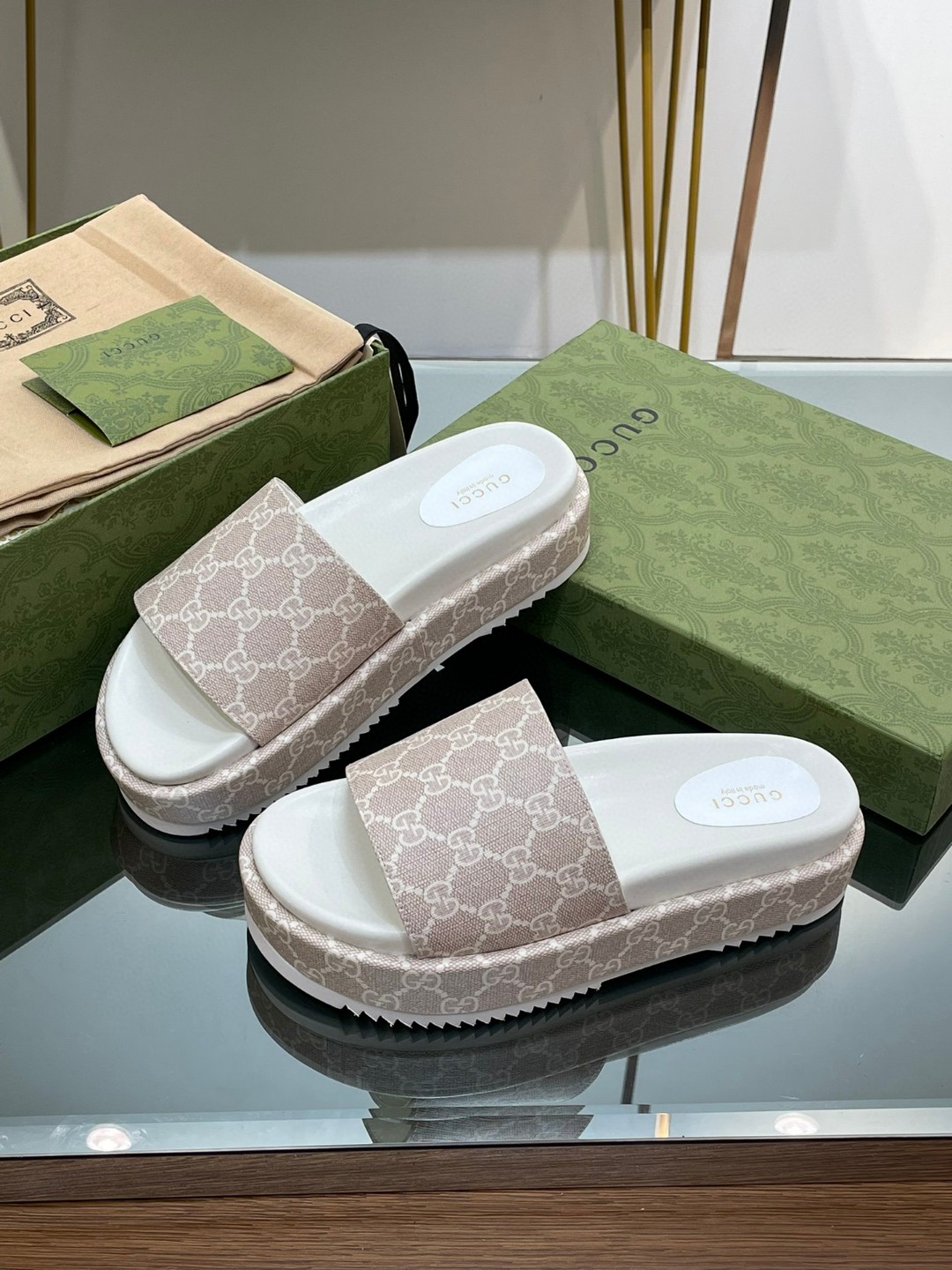 Gvc*1 Jumbo Gg Platform Slide Sandal Beige For Women