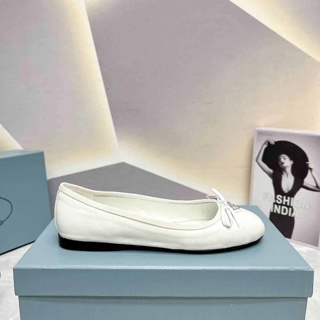 Pra*a Nappa Ballerinas White For Women