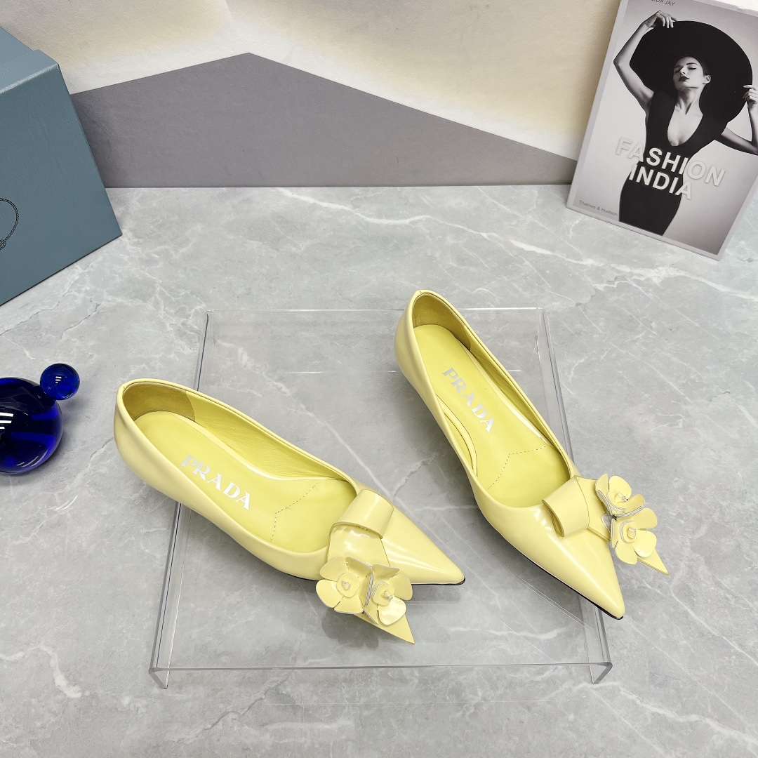 Pra*a Patent Pumps Yellow For Women