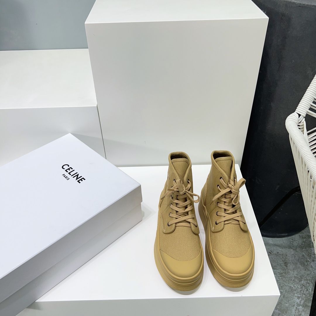 Ce1i*e Block With Triomphe Patch In Canvas Beige For Women