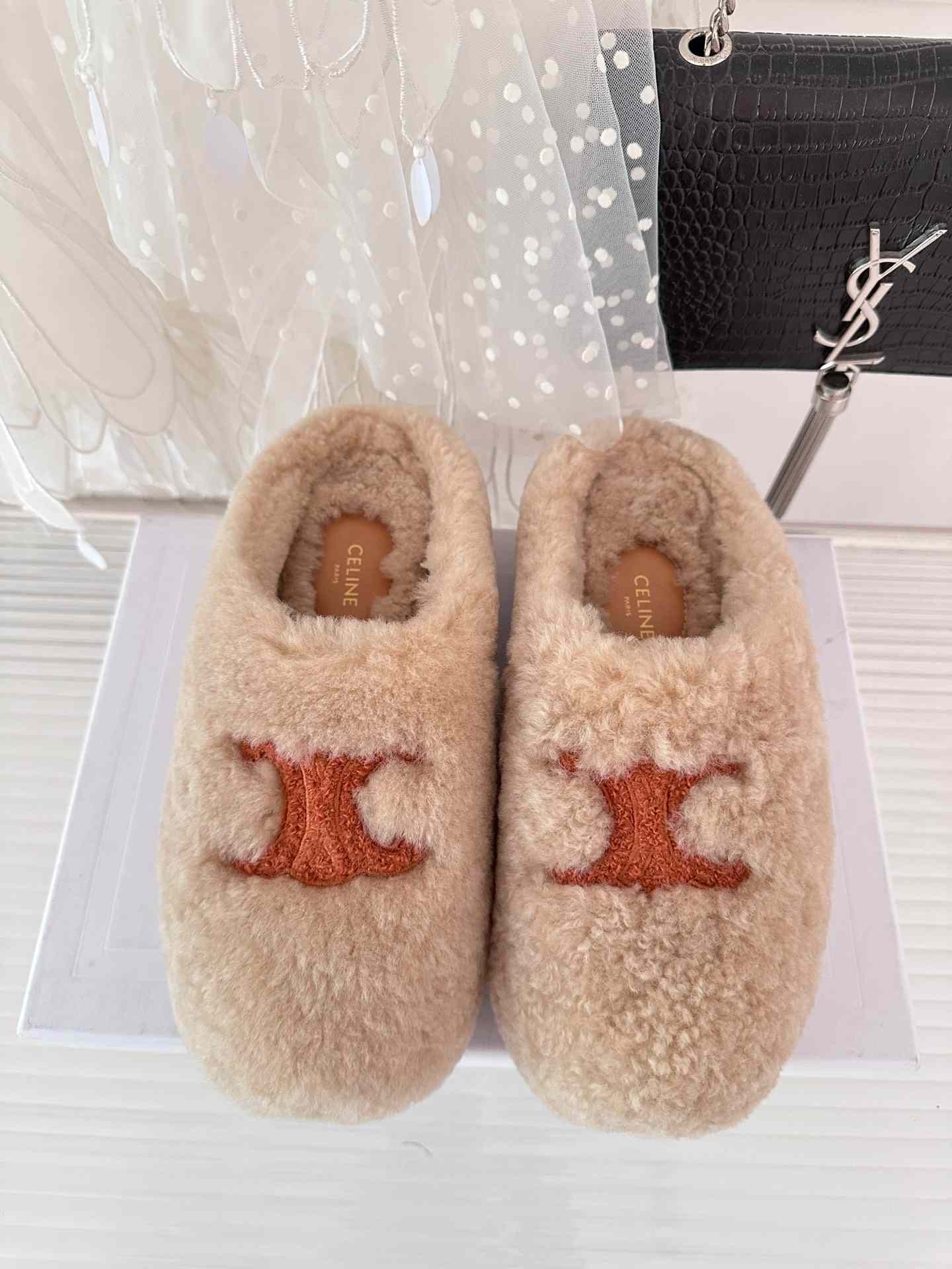 Ce1i*e Ce1i*e Fur Mule In Shearling Beige For Women 352433781C.01CR