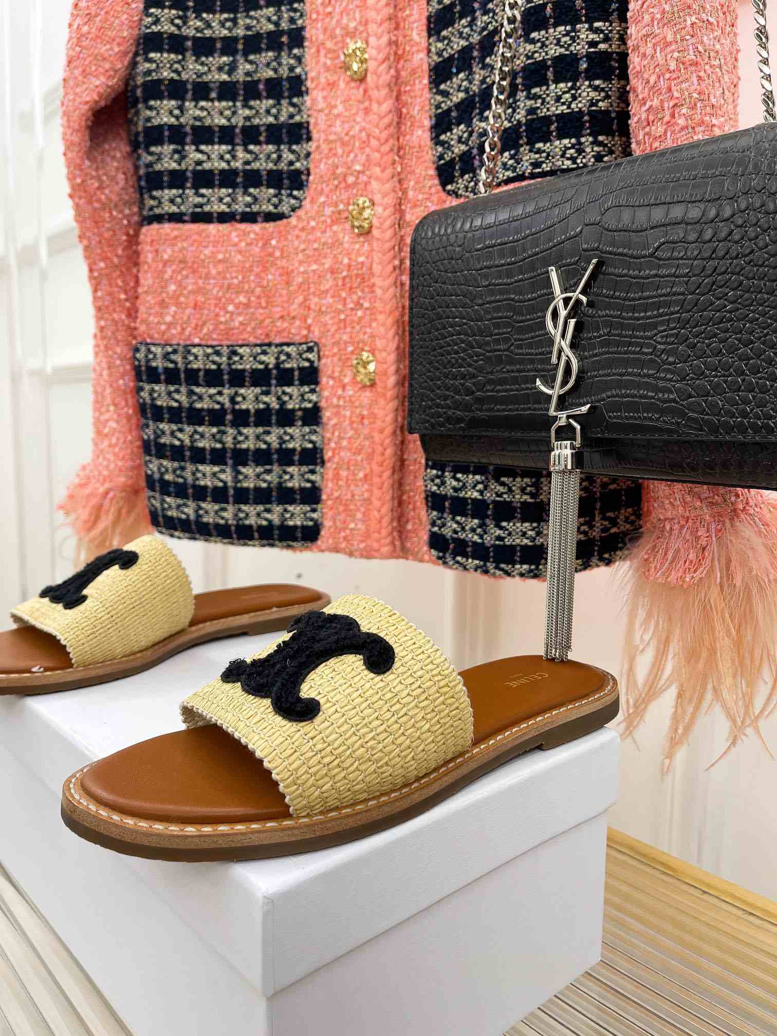 Ce1i*e Lympia Flat In Raffia Beige For Women