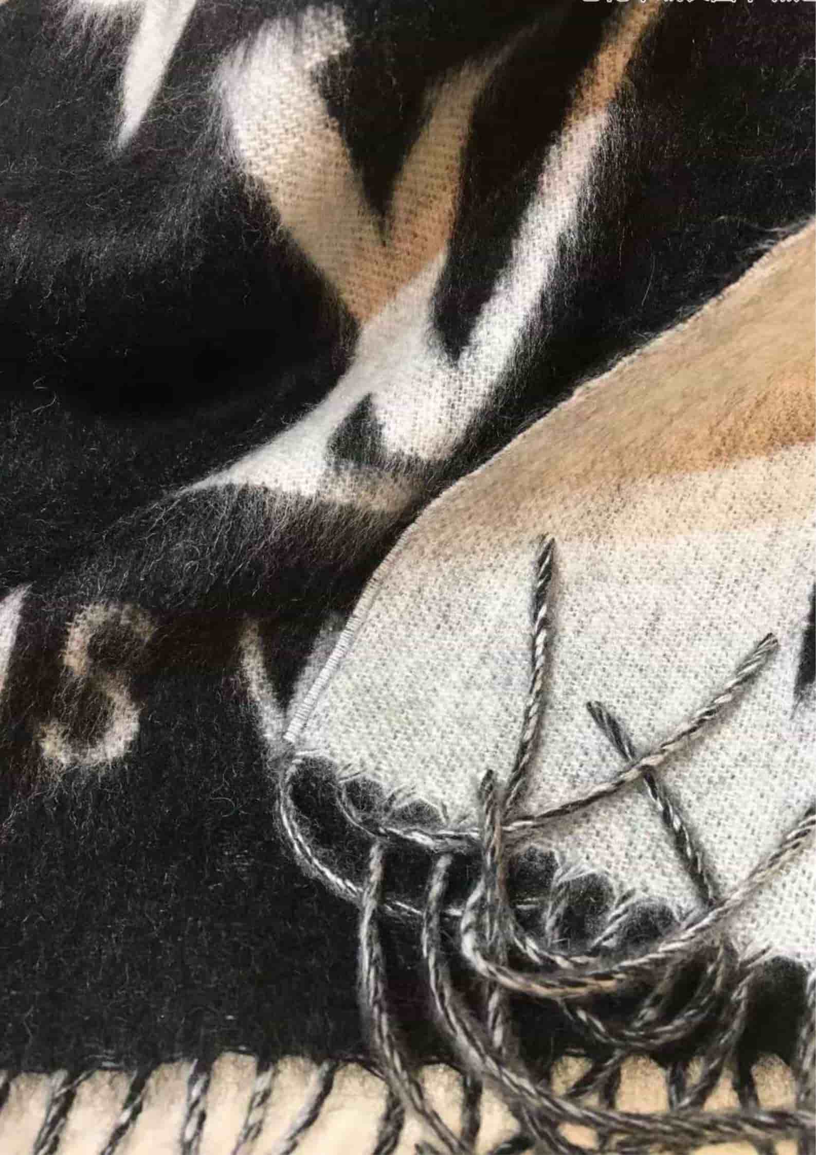 L0vis Vvtt0n Reykjavik Scarf Black For Women M71040