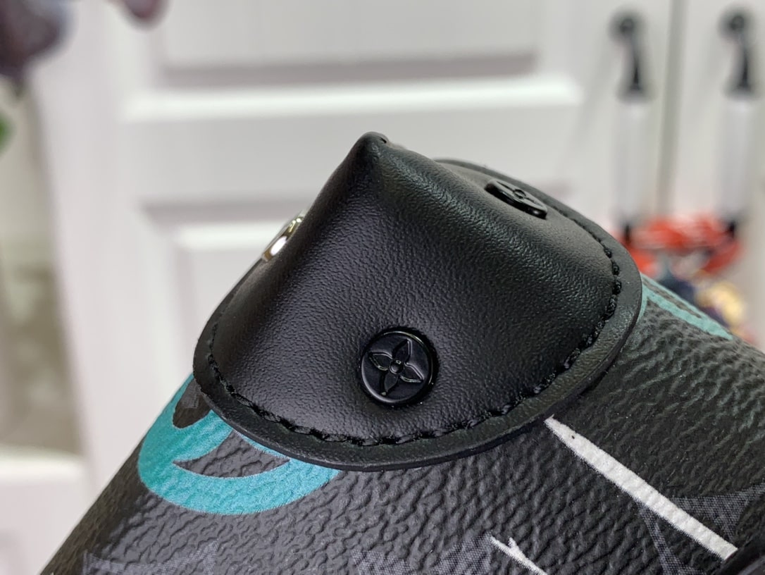 L0vis Vvtt0n Steamer Wearable Wallet Black For Men 18cm/ 7.1 in