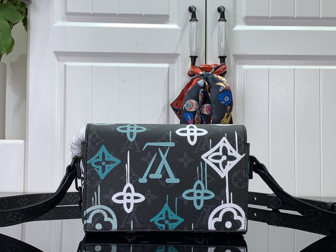 L0vis Vvtt0n Steamer Wearable Wallet Black For Men 18cm/ 7.1 in