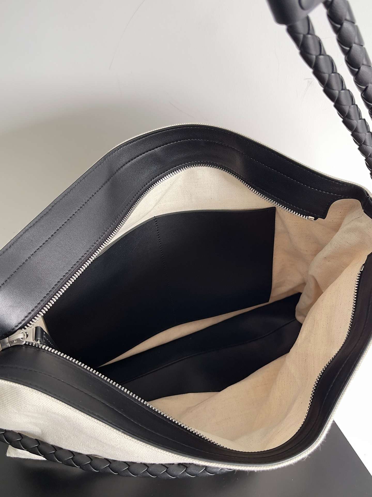 B0tt*ga Ven*ta Quadronno Shoulder Bag Cream For Women 18in/46cm