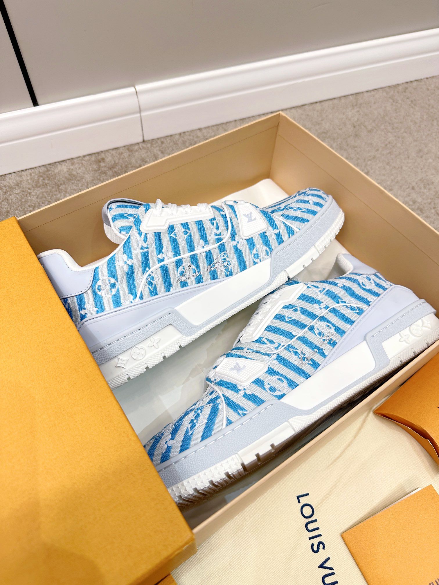 L0vis Vvtt0n Retro Basketball Sneakers Blue For Women