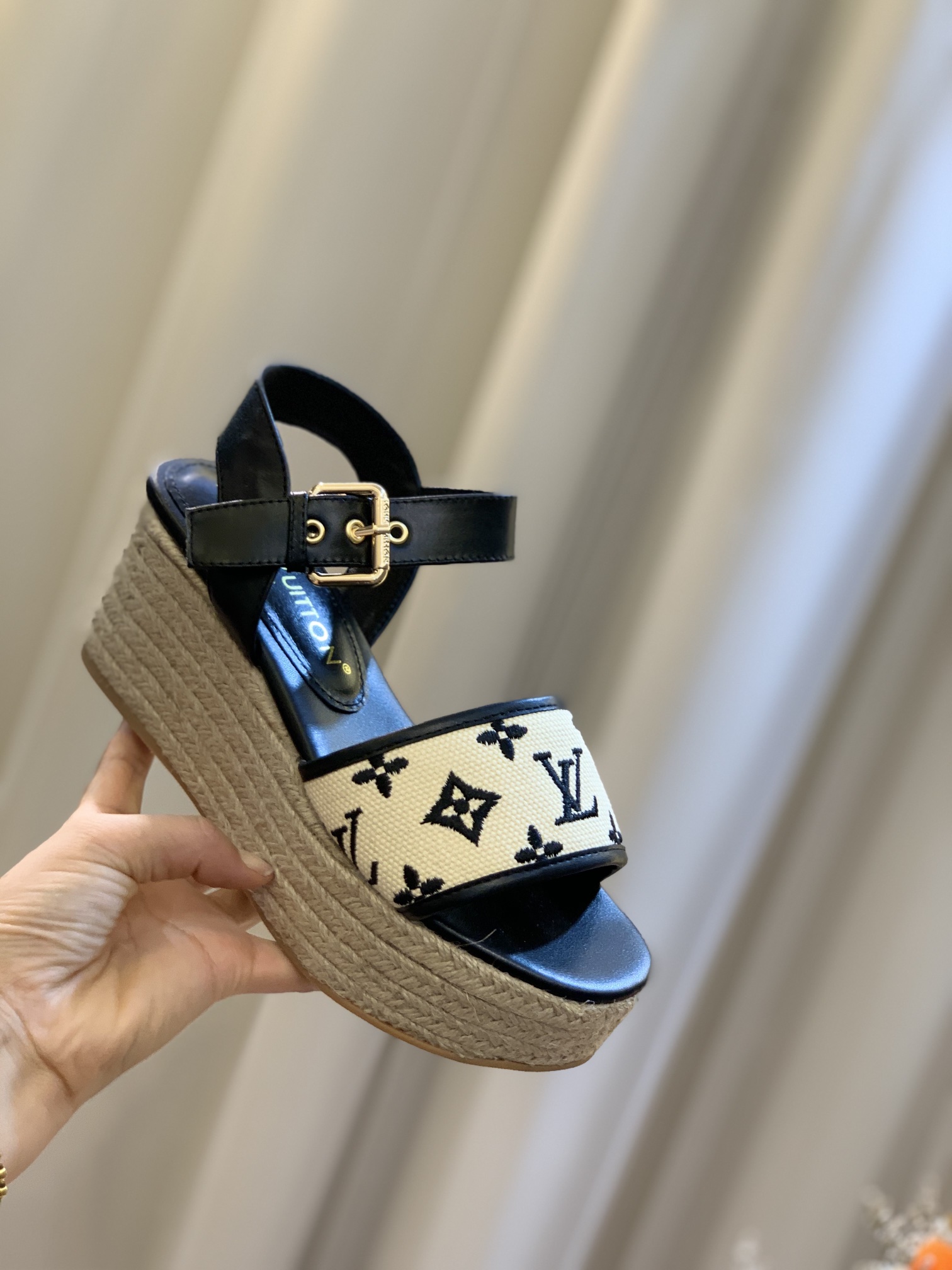 L0vis Vvtt0n Starboard Wedge Sandal Black For Women 1ABT17