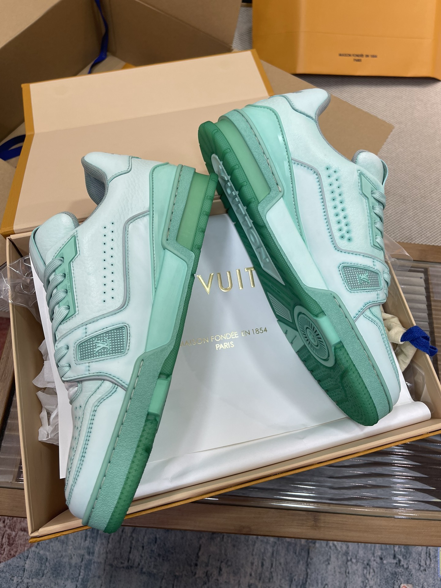 L0vis Vvtt0n Trainer Sneaker LV Mint For Women