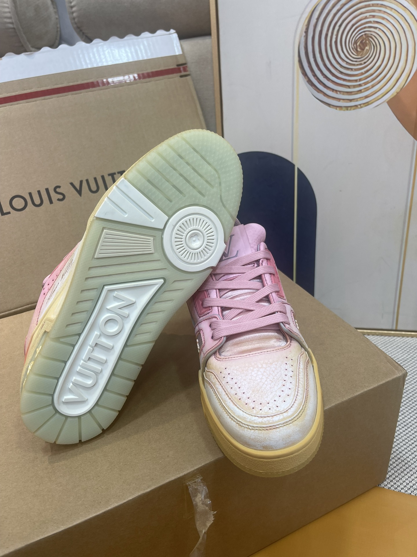 L0vis Vvtt0n Trainer Sneaker LV Pink For Women