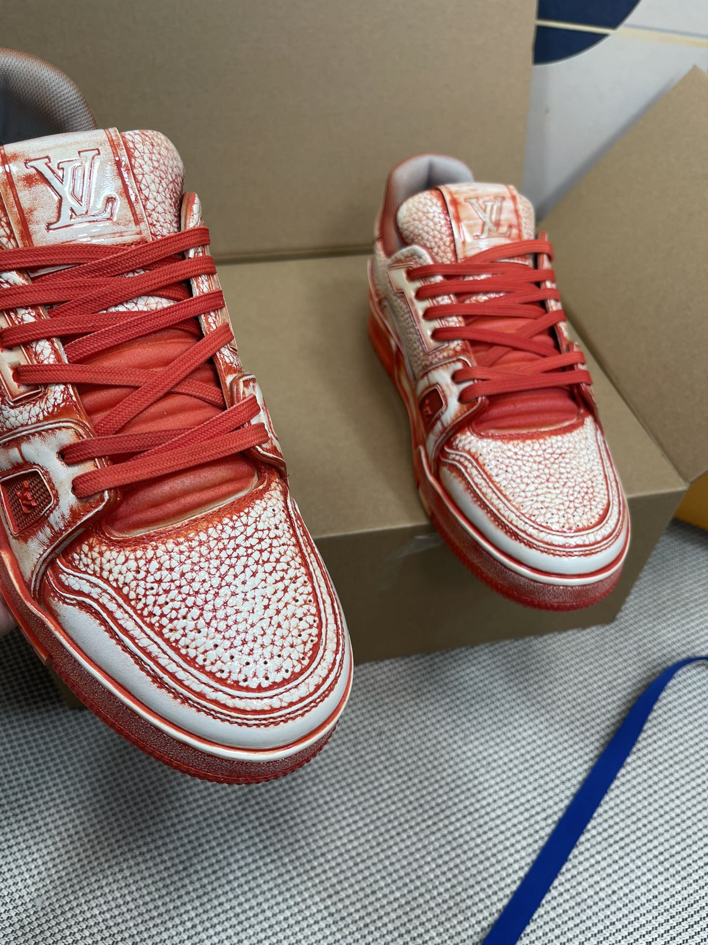 L0vis Vvtt0n Trainer Sneaker LV Red For Women