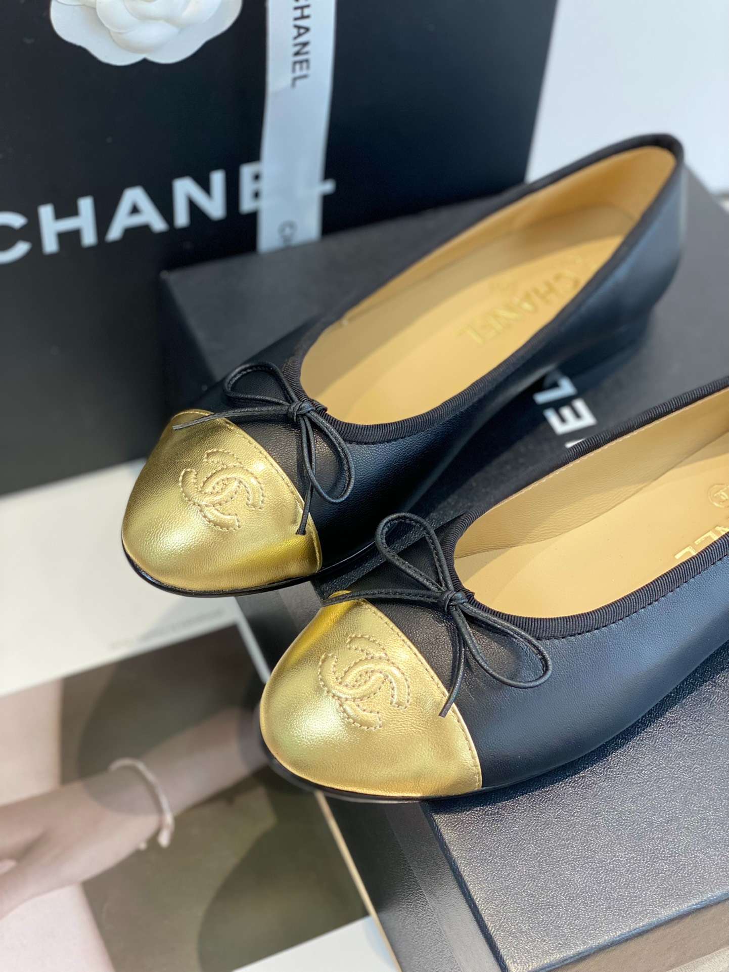 Ch**el Ballet Flats Black/Gold For Women