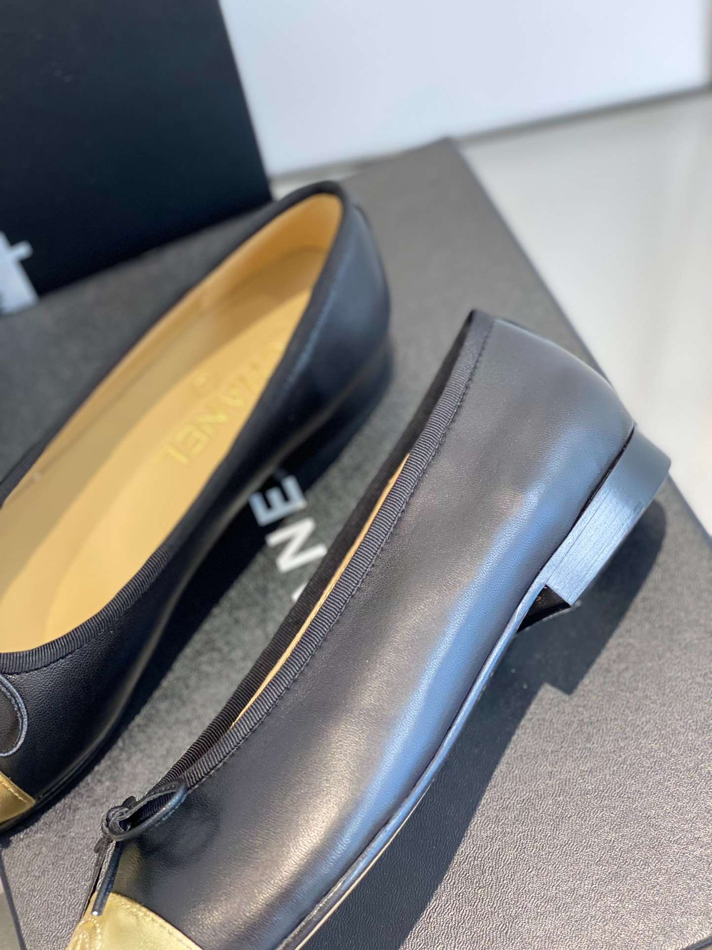 Ch**el Ballet Flats Black/Gold For Women