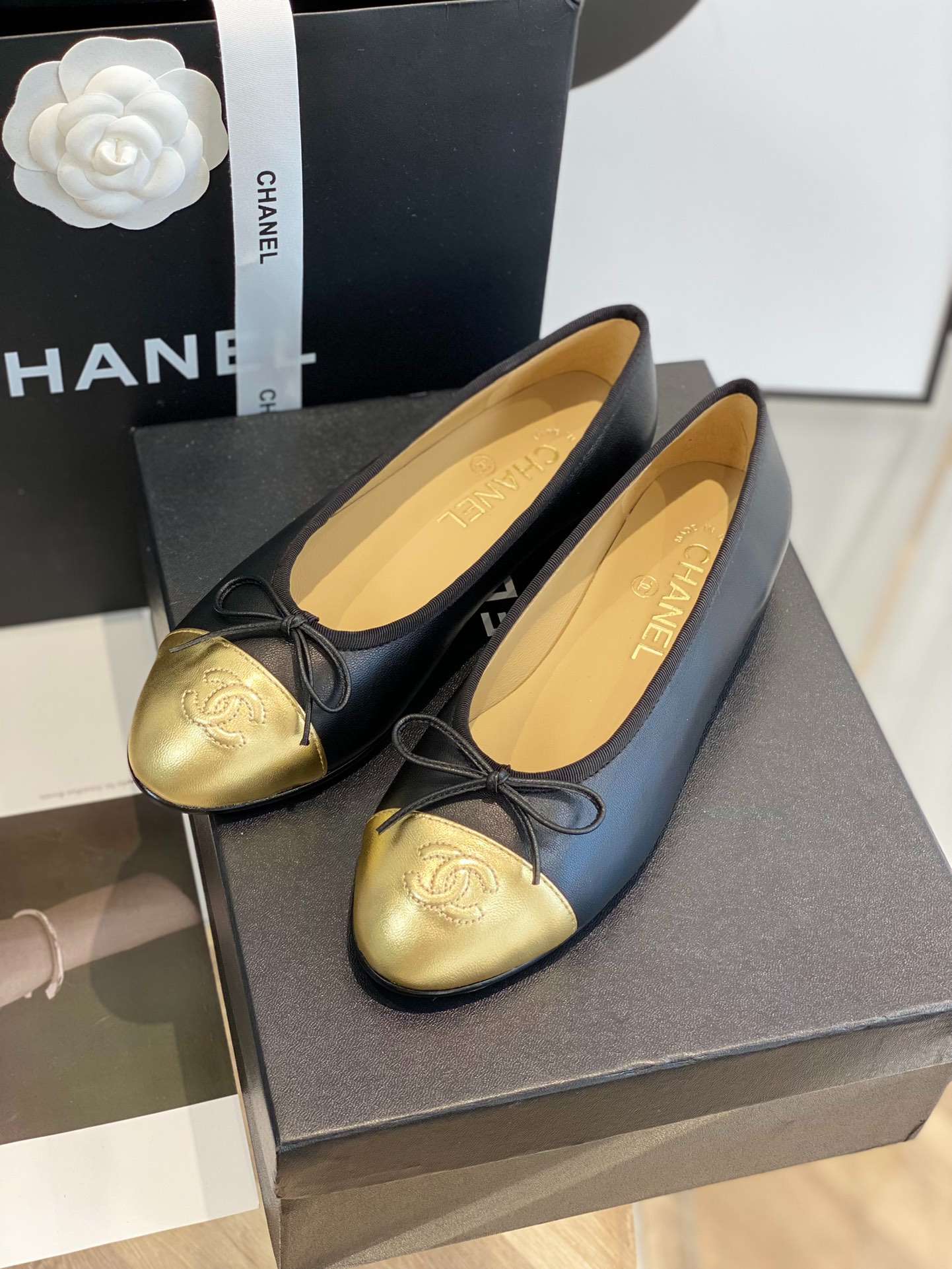Ch**el Ballet Flats Black/Gold For Women