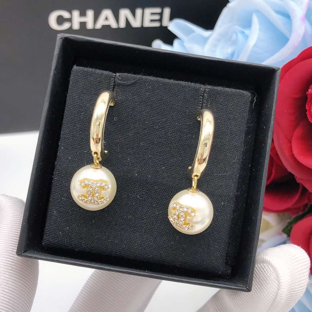 Ch**el C-Shaped Rhinestone Earrings Gold For Women