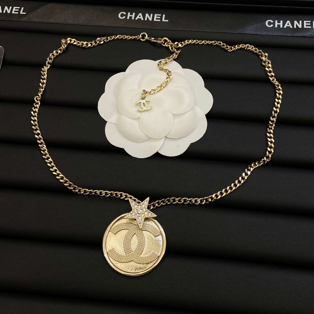Ch**el CC Circle Necklace Gold For Women